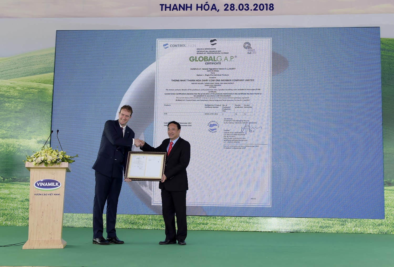Khánh[-]thành[-]Trang[-]trại[-]số[-]1[-]thuộc[-]Tổ[-]hợp[-]trang[-]trại[-]bò[-]sữa[-]công[-]nghệ[-]cao[-]Vinamilk[-]Thanh[-]Hóa
